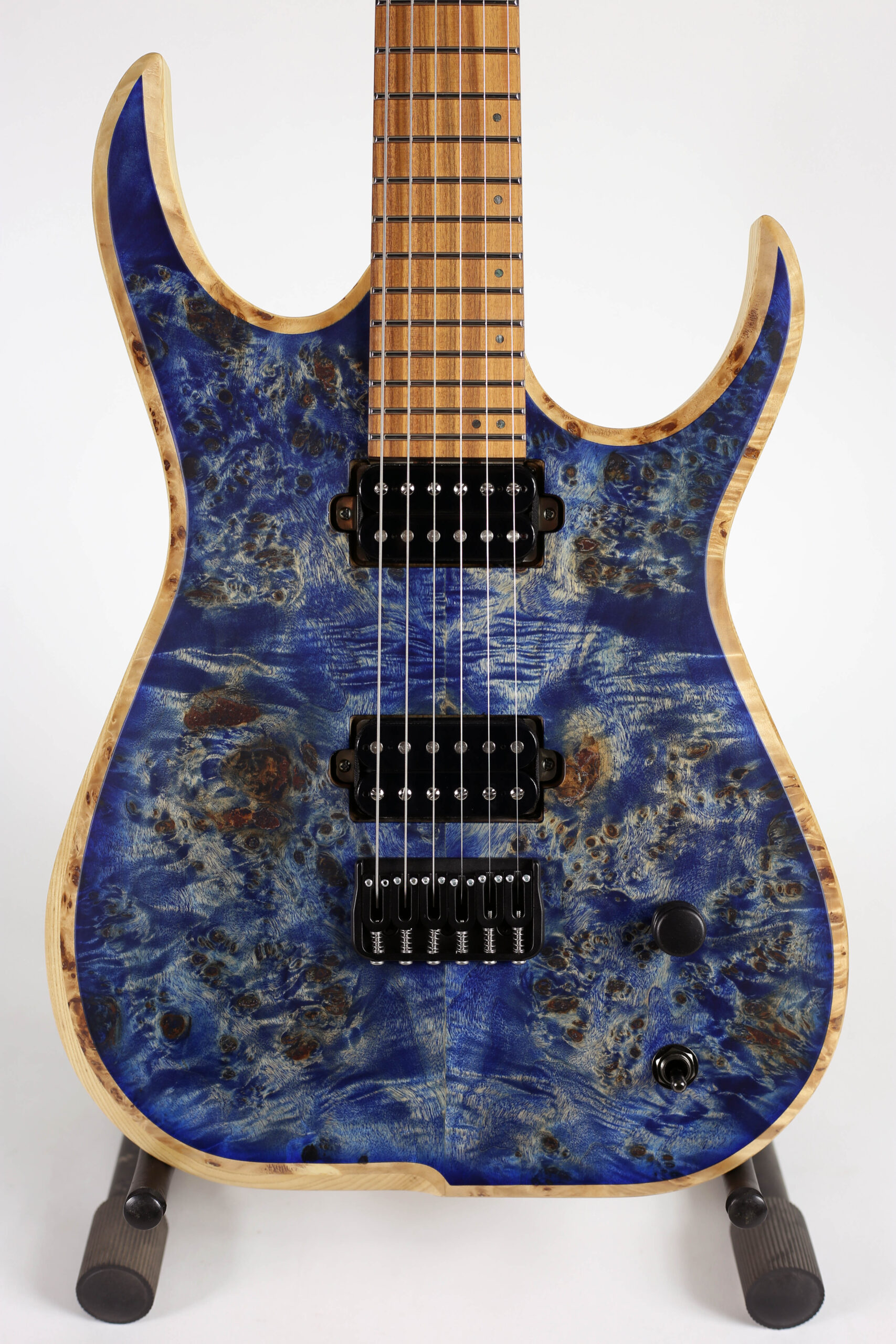 Shoggie DC 8 Bolt-on - Skervesen Custom Guitars